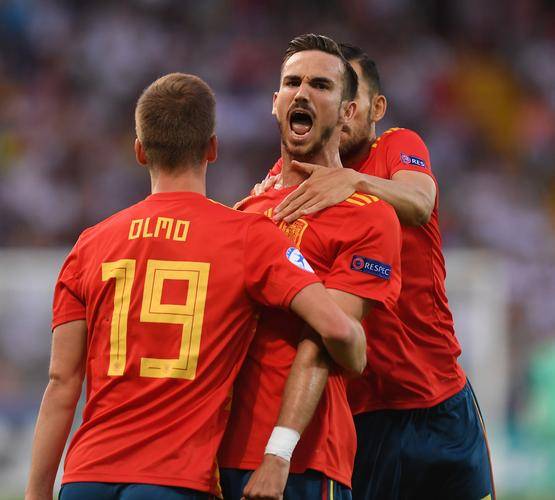 关于精彩绝伦！欧洲杯赛事再次掀起高潮的信息