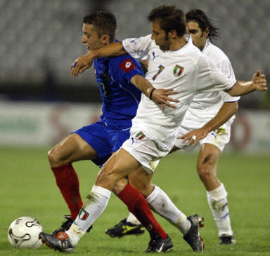 意大利客场遭遇惊险，奥地利战绩稳定