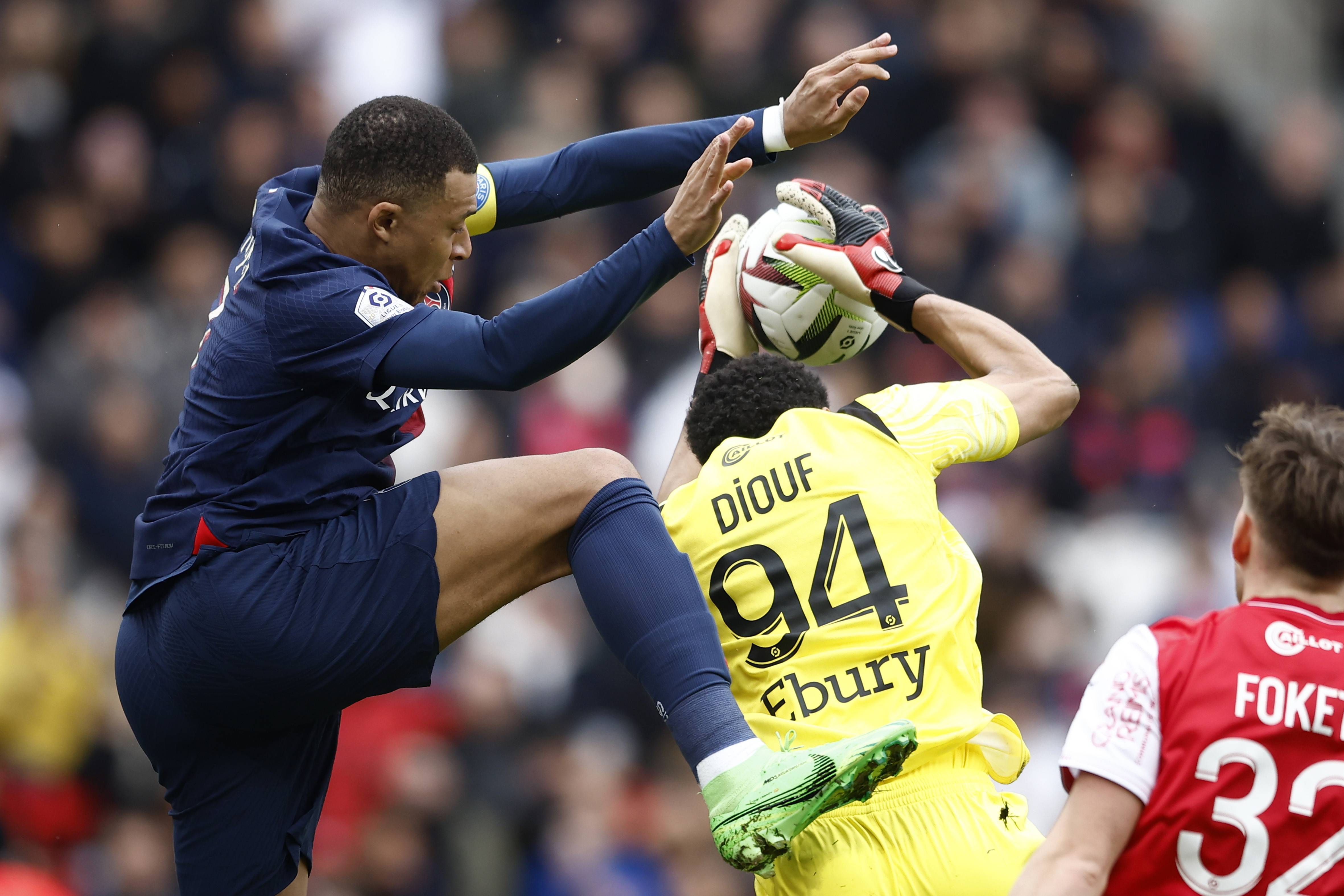 爱游戏中国官网-包含巴黎圣日耳曼豪华庆典，庆祝连胜的词条