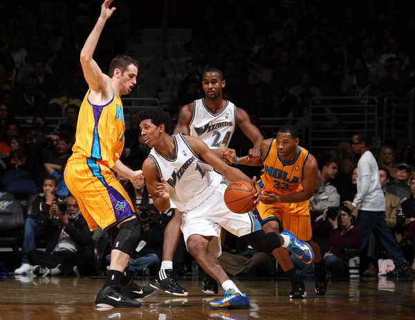 萨拉查斯一人四双,奇才击败黄蜂 萨拉查斯一人四双,奇才击败黄蜂