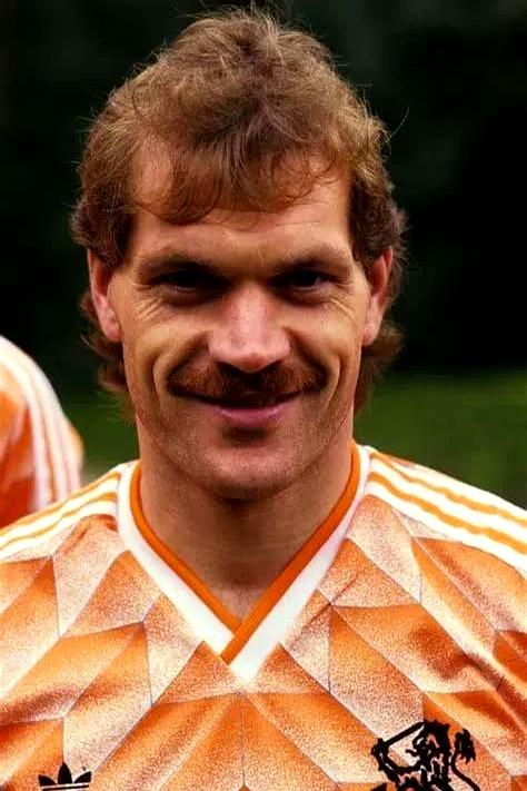 爱游戏网页版入口-荷兰队在比赛中展现出色技艺