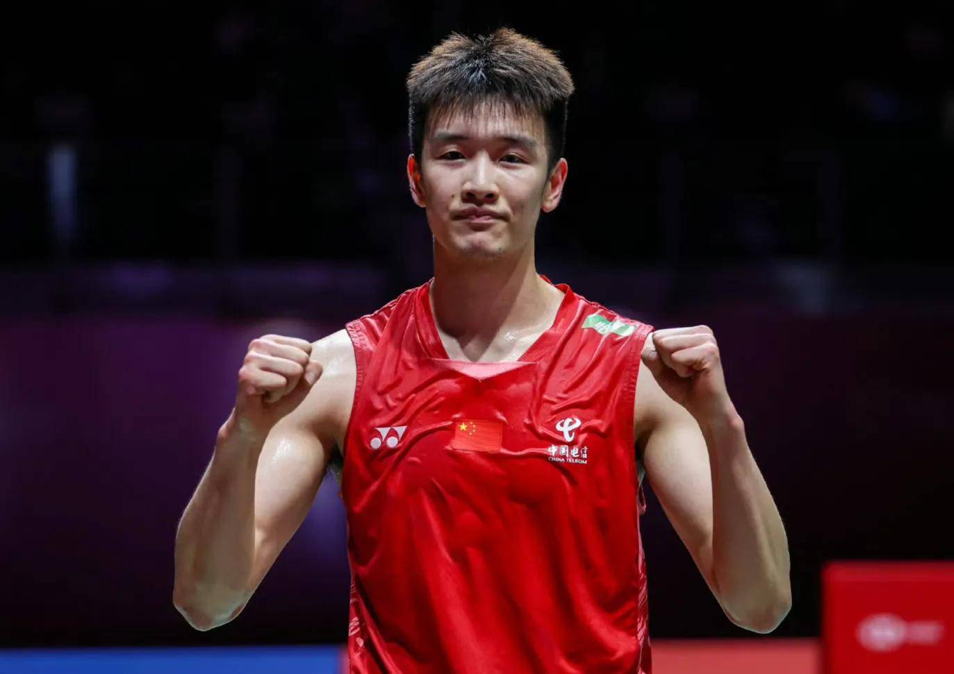 爱游戏中国官网-新加坡球队取得胜利，晋级淘汰赛