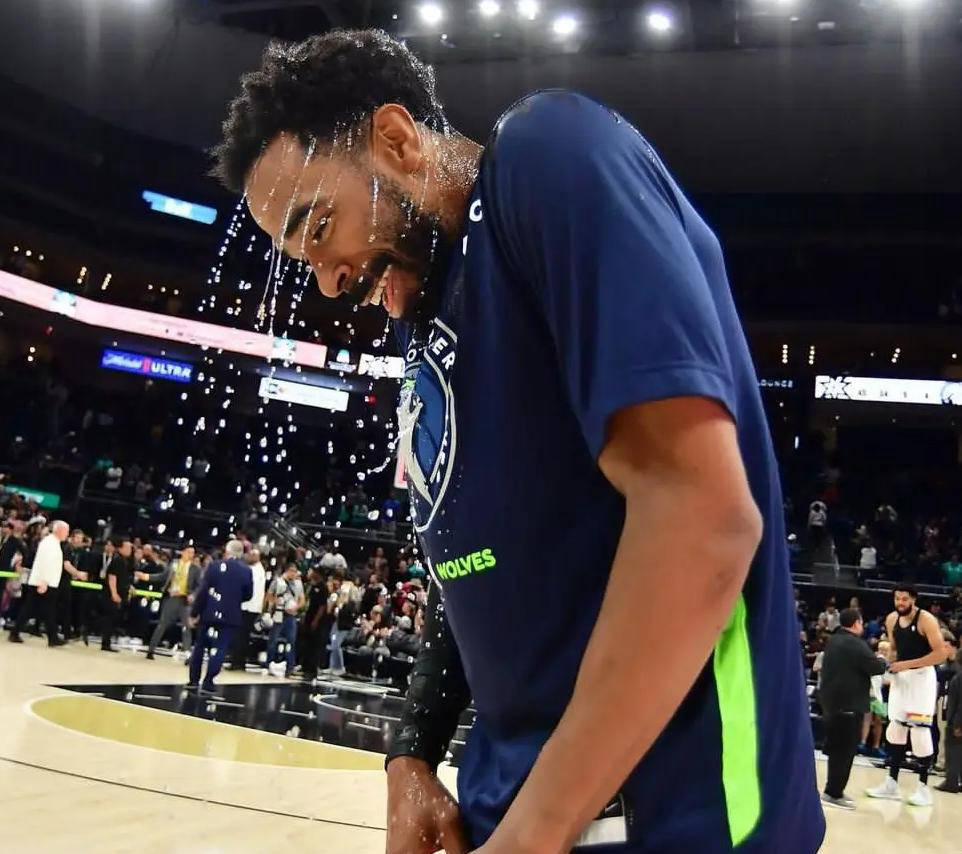 冠军防线铜墙铁壁，让对手束手无策的简单介绍