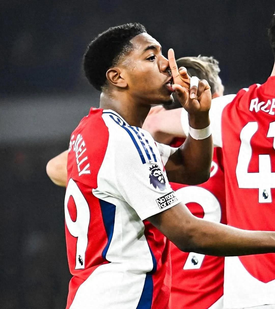 阿森纳前锋惊艳表现,被英国媒体誉为天才新星 阿森纳前锋惊艳表现,被英国媒体誉为天才新星