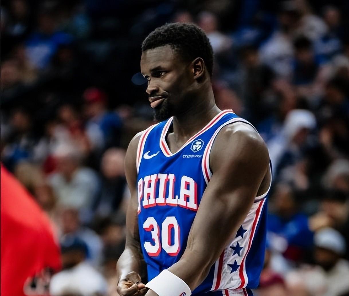 包含热火队新秀表现抢眼，成为球队当家球星的词条