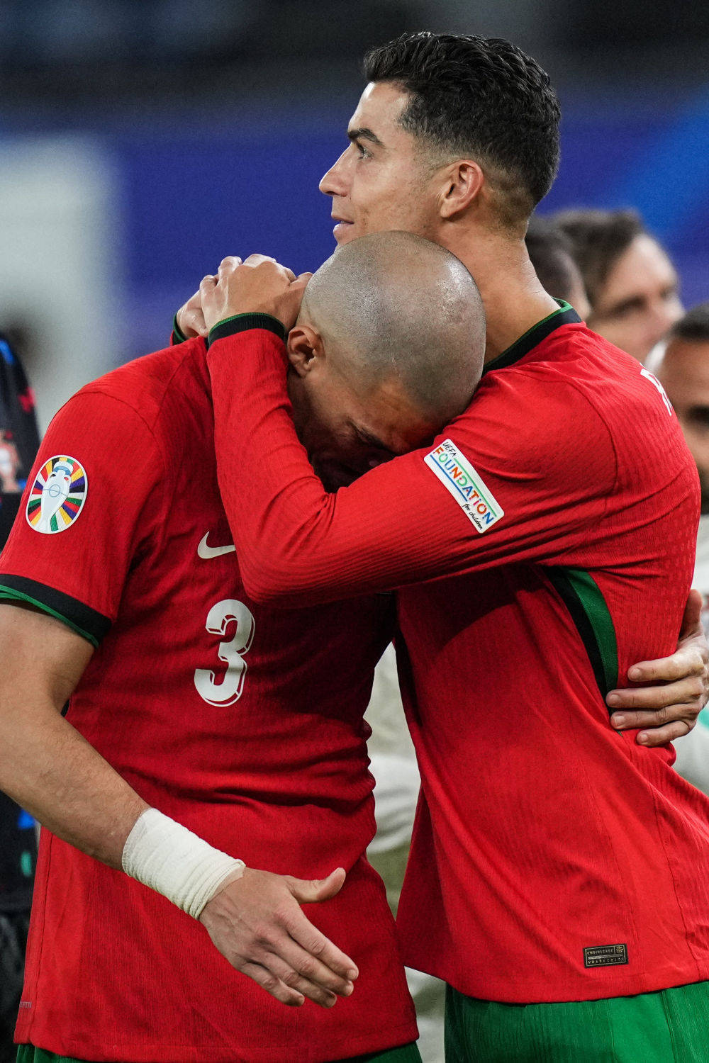 关于葡萄牙轻松晋级，法国遗憾告别的信息