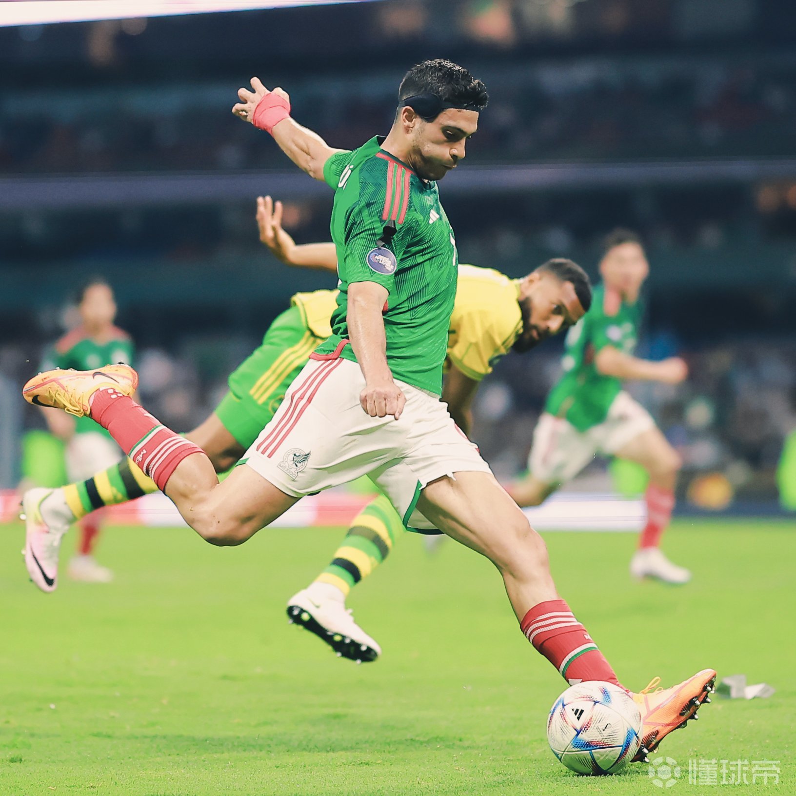 墨西哥-力克牙买加!洛萨诺破门布兰科的简单介绍 墨西哥-力克牙买加!洛萨诺破门布兰科的简单介绍