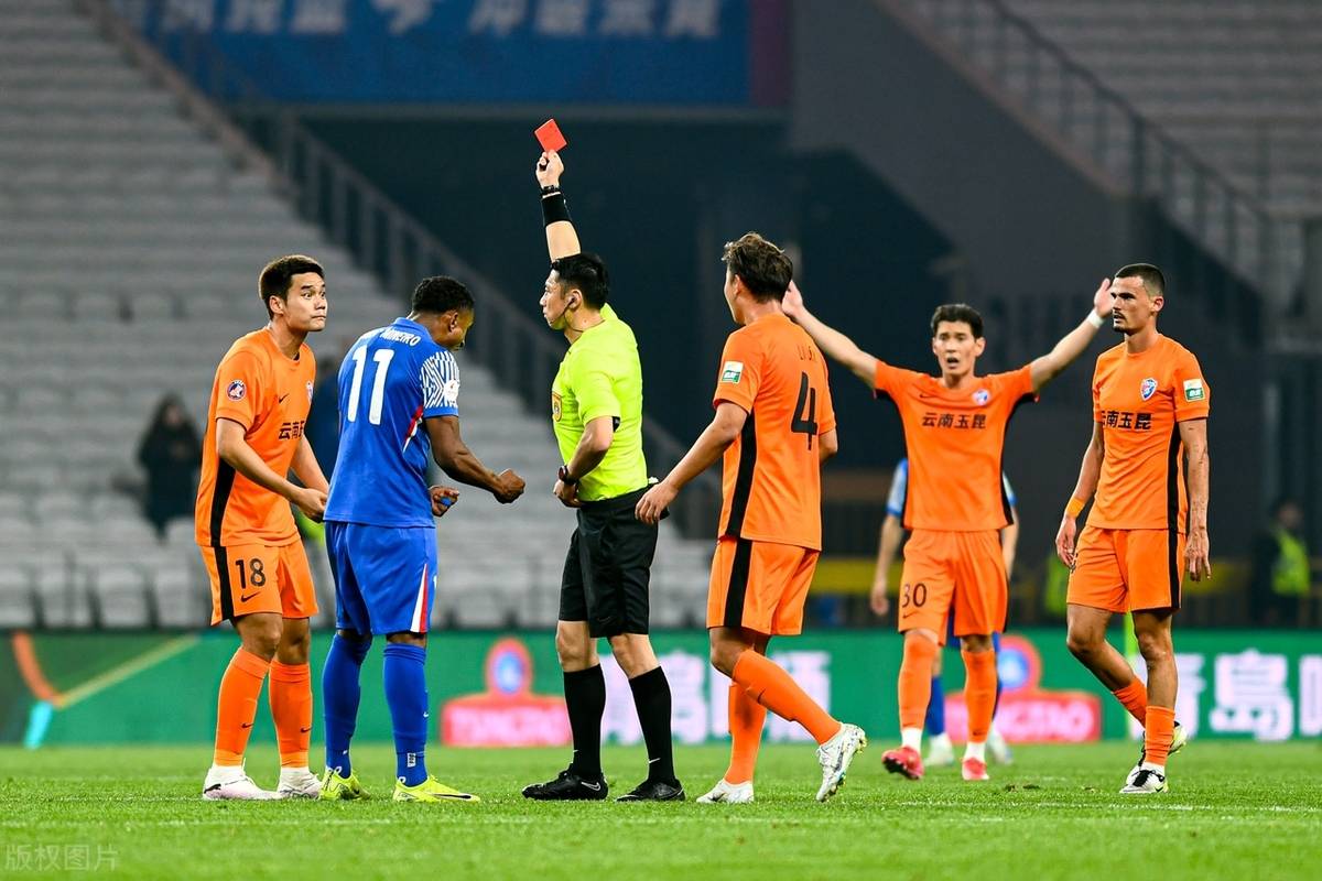 爱游戏在线登录-辉煌星辰！中超球员彰显实力在场上尽展风采的简单介绍
