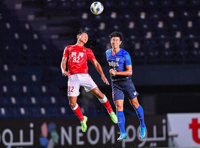 爱游戏在线登录-深圳亚泰力挫对手，亚冠赛场继续征战