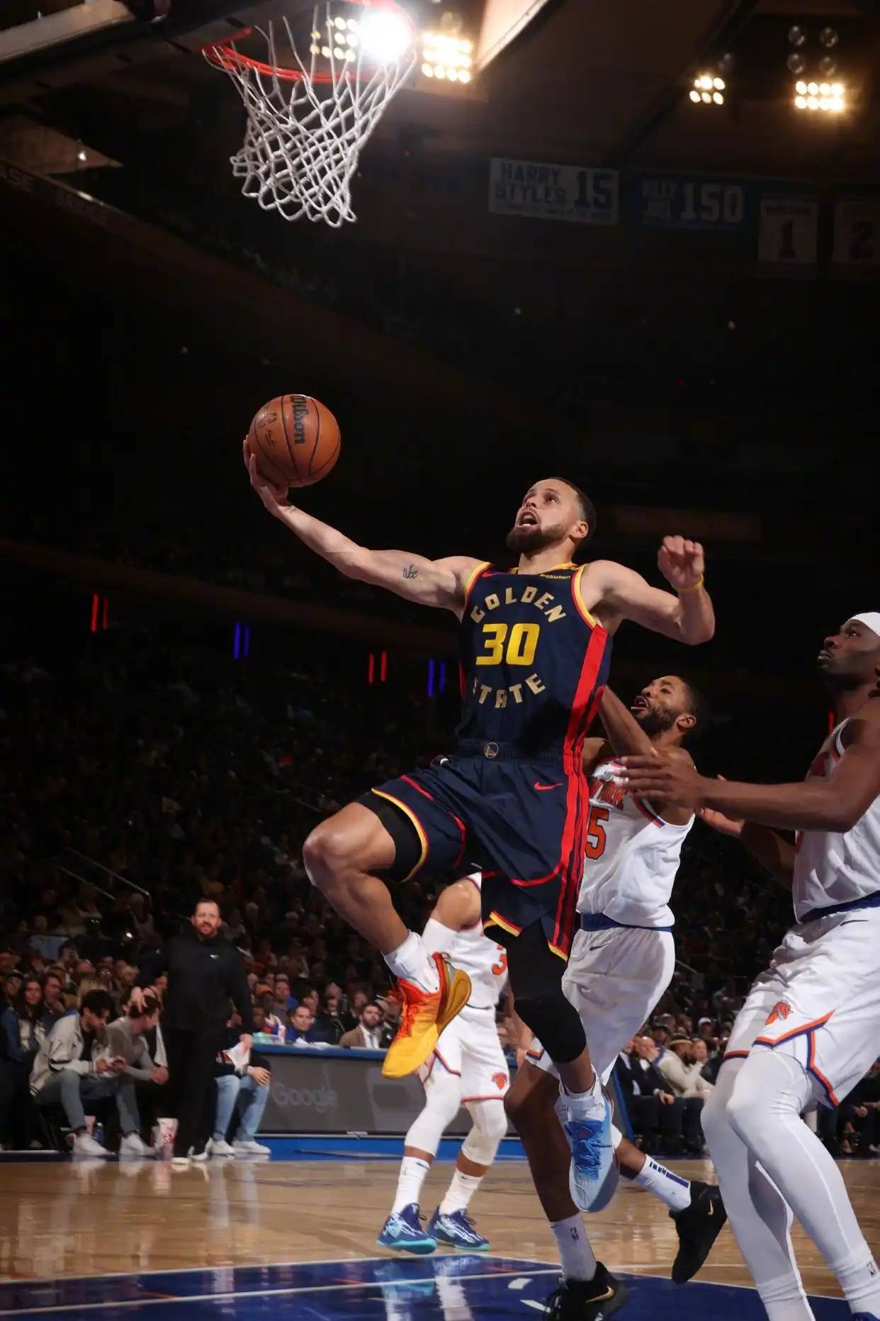 爱游戏app-尼克斯击败骑士，取得两连胜