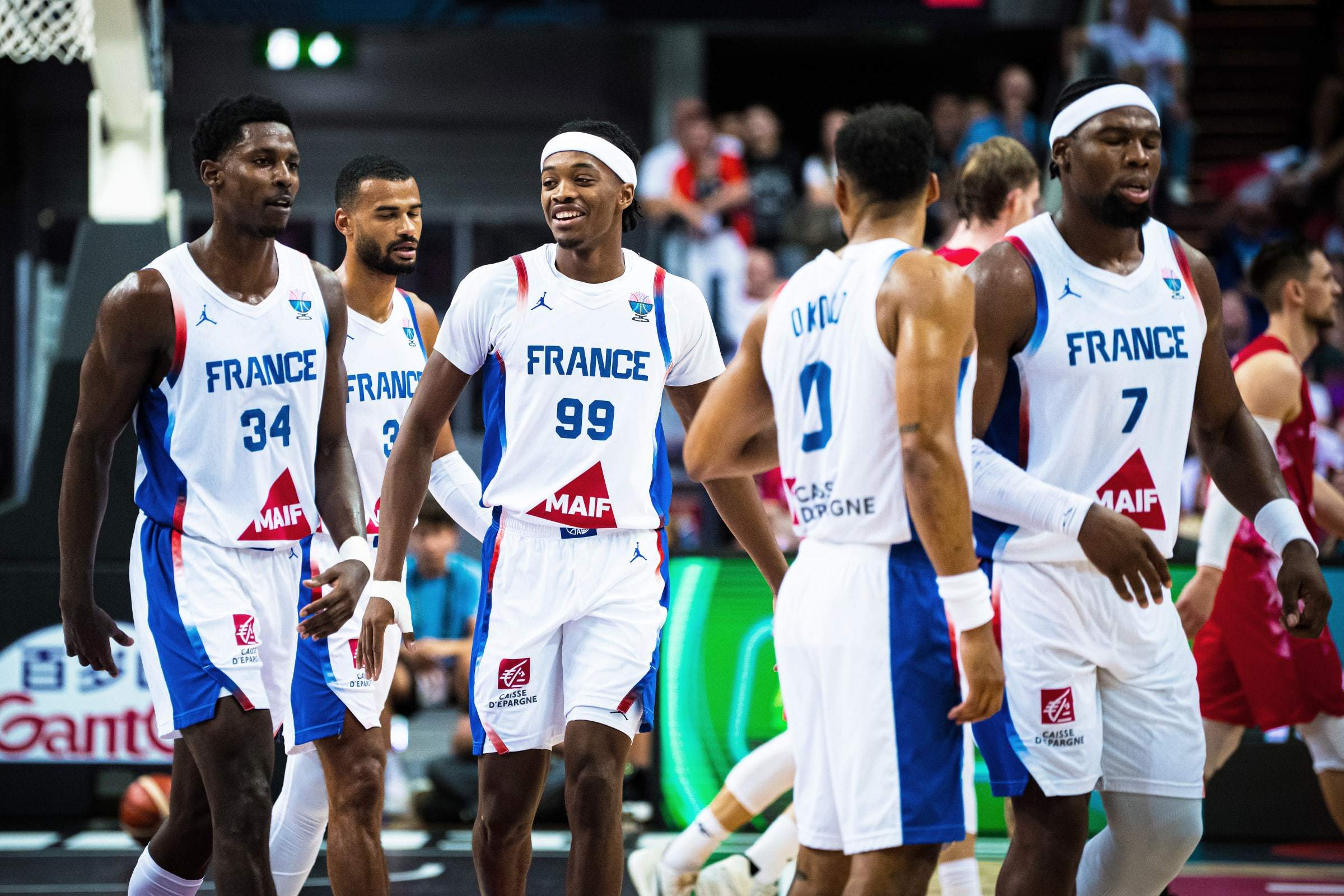 爱游戏官网入口-欧洲杯预选赛：法国队轻松赢球，晋级强的简单介绍