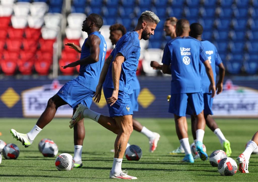 欧洲杯预选赛：法国队轻松赢球，晋级强的简单介绍