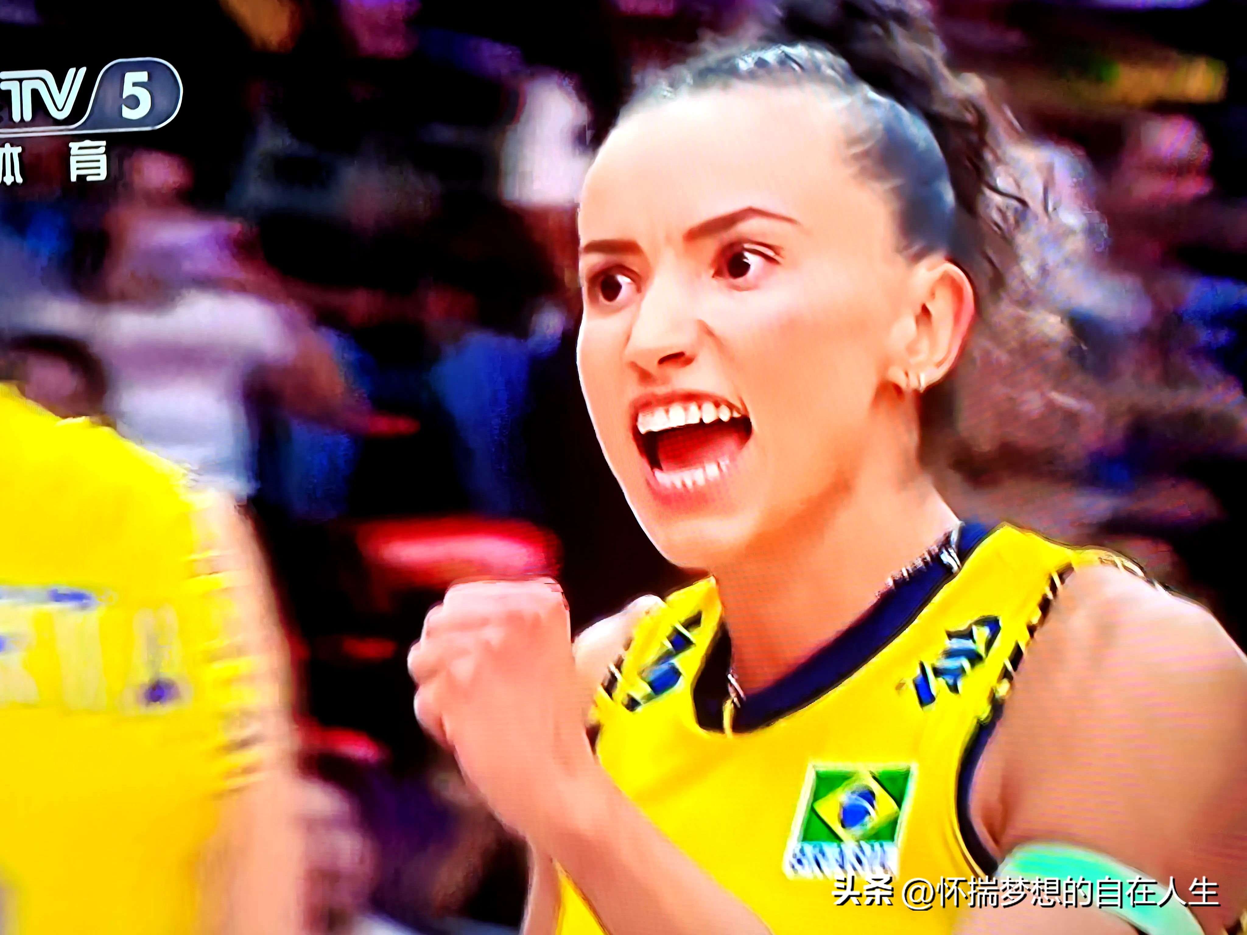 爱游戏中国官网-排球女子团体赛：巴西队实现逆转胜利